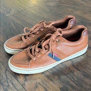 Levi’s men’s faux leather sneakers size men’s 9.5